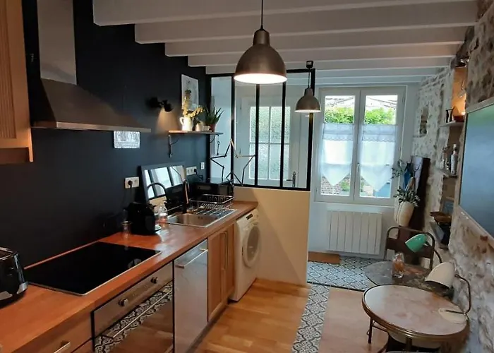 -parking Prive -maison Entiere -balancoire En Interieur-coeur Historique -la Clef De