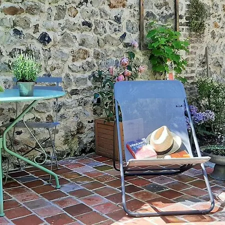 -maison Entière -balancoire En Intérieur-parking Privé -coeur Historique -la Clef De *