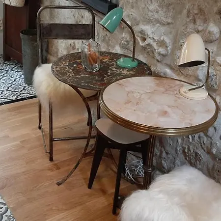 -maison Entière -balancoire En Intérieur-parking Privé -coeur Historique -la Clef De