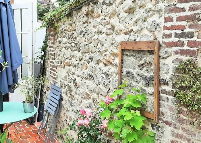 -parking Prive -maison Entiere -balancoire En Interieur-coeur Historique -la Clef De *