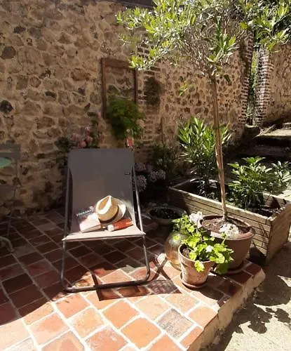 -maison Entière -balancoire En Intérieur-parking Privé -coeur Historique -la Clef De Hébergement de vacances *